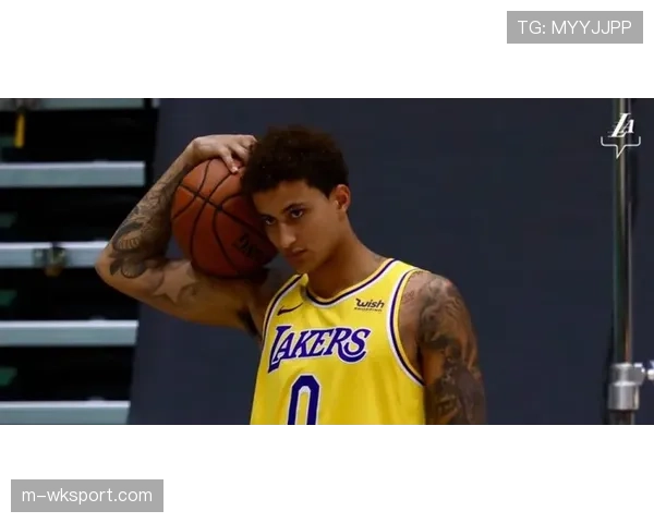 流言:湖人计划在休赛期追求特雷·杨,筹码包括多个首轮签